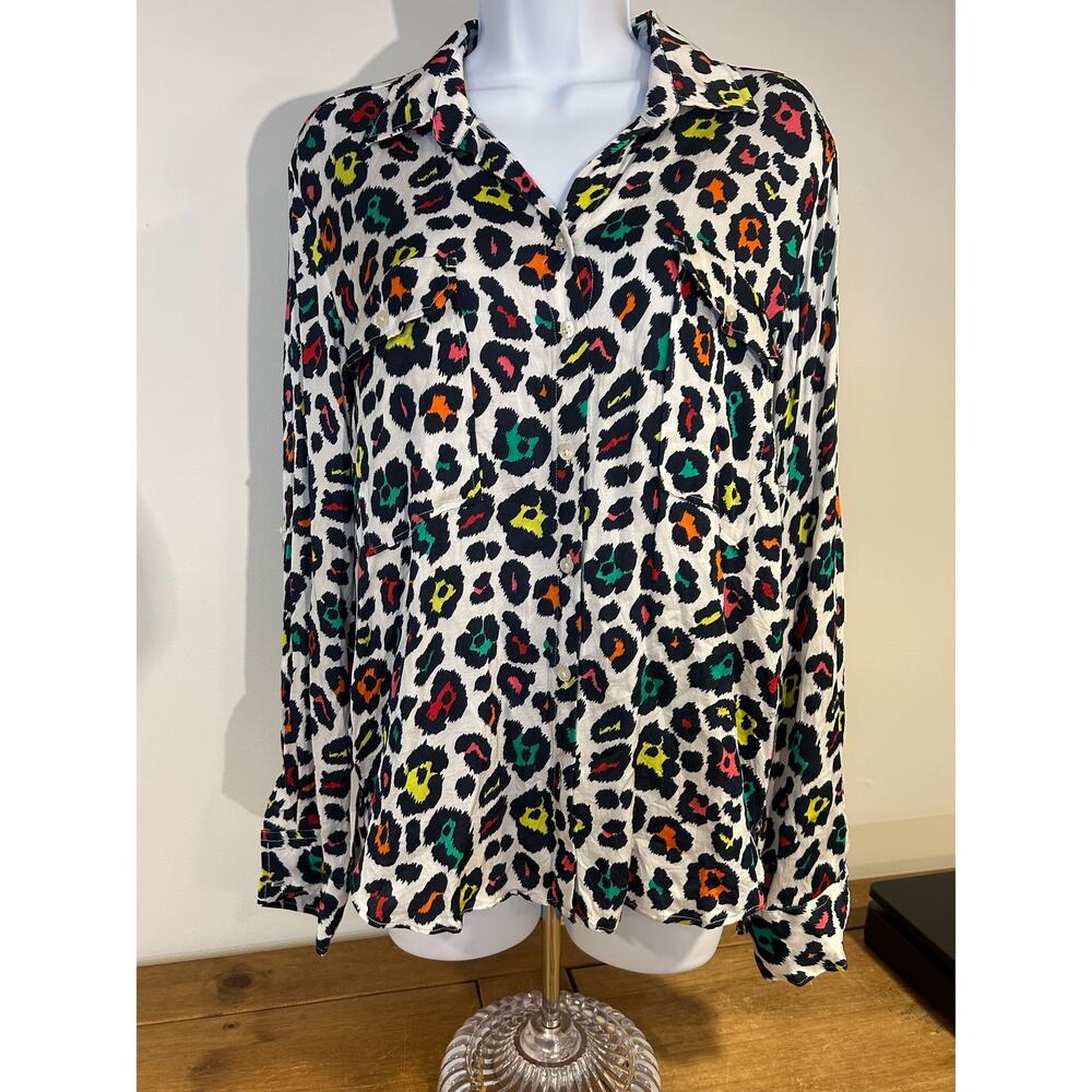 Vilagallo 44/12 button-up blouse white-based multicolored leopard Print Chic